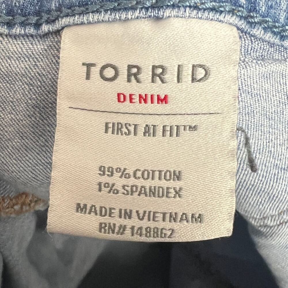 Torrid Womens 26‎ Y2K Coastal Minimalist Staple Outdoors Boyfriend Crop Jeans - Picture 8 of 13